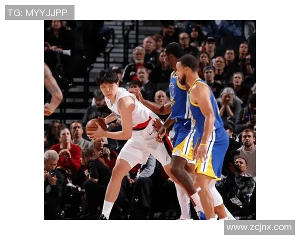 勇士队逆转雷霆取得连胜，重回巅峰之路